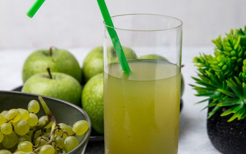 طريقة تحضير عصير العنب الأخضر اللذيذ بطريقة سهلة وسريعة
